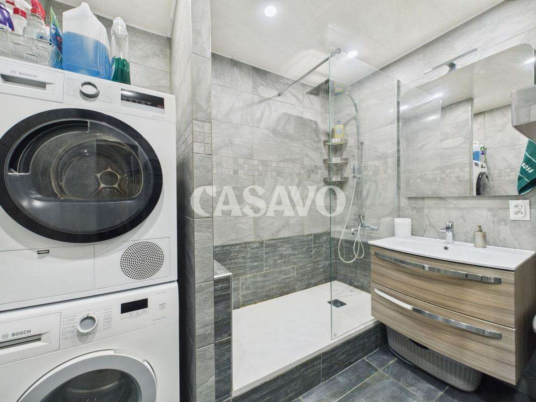 Appartement à DECINES-CHARPIEU