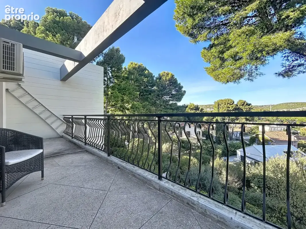 Carry-le-rouet   maison avec vue dégagée + 2 appartements - potentiel locatif - photo 4