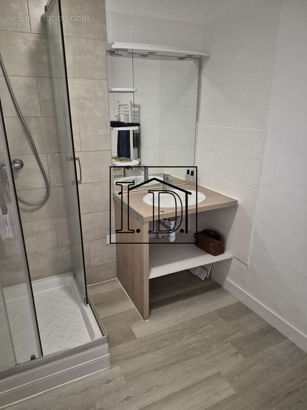 Salle d'Eau - Maison à FAUX