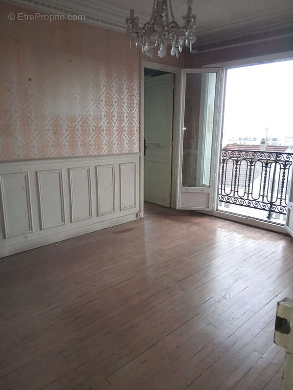 Appartement à LES LILAS