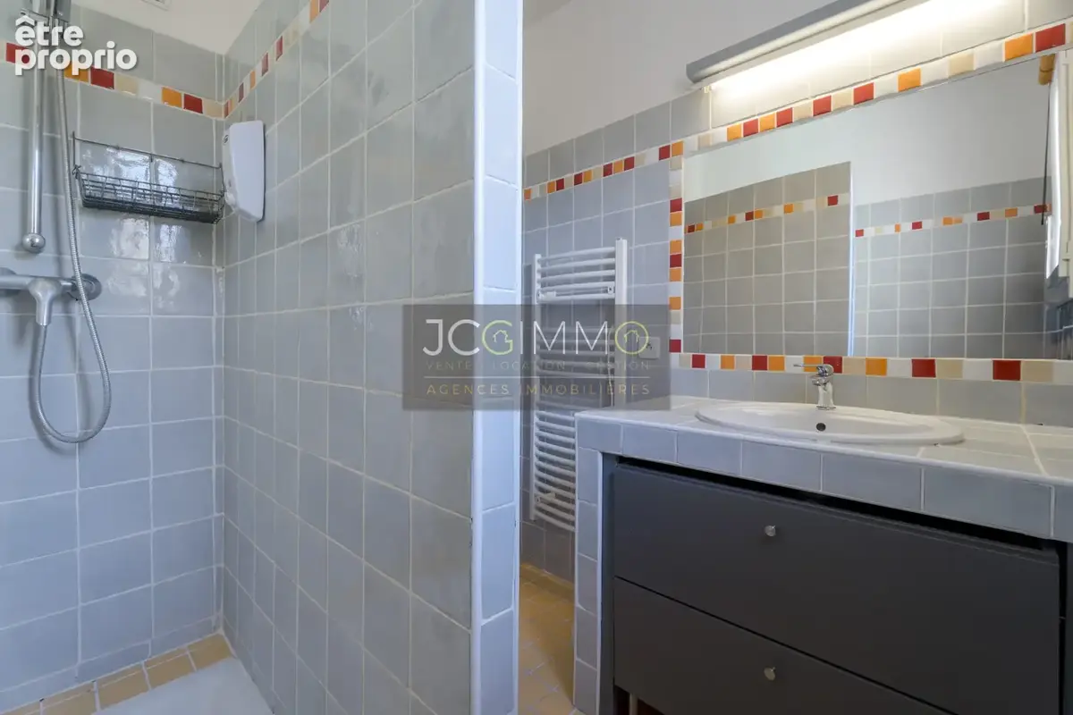 Grande maison familiale ou investissement - t6 - 4 / 5 chambres - 2 sejours - 3 sde- 3 wc - grand garage - photo 21