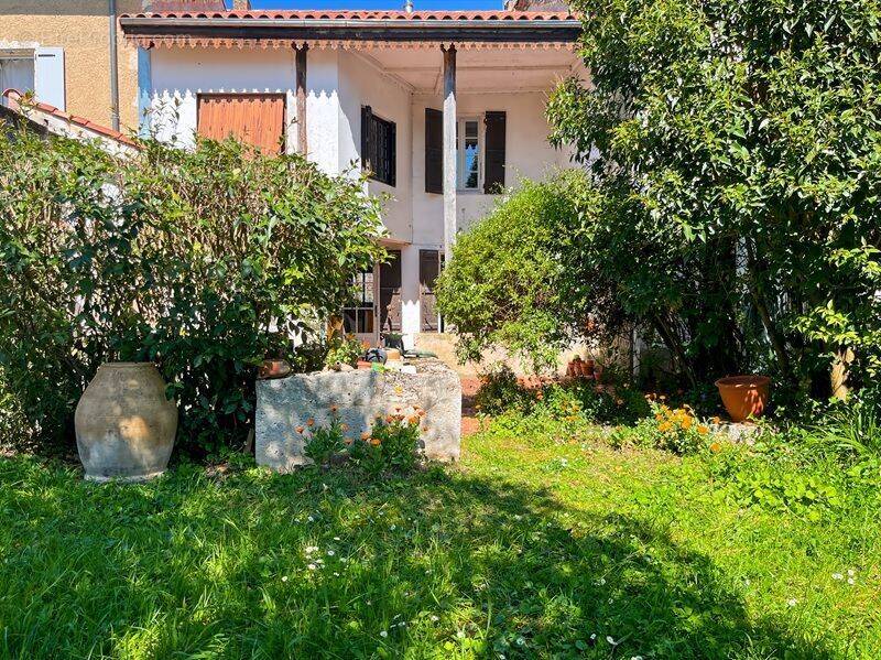 Maison à SAINT-CLAR