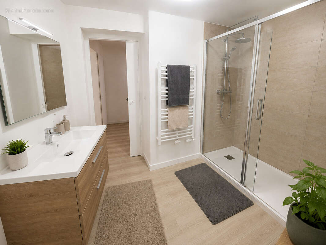 Appartement à COLLONGES-AU-MONT-D'OR