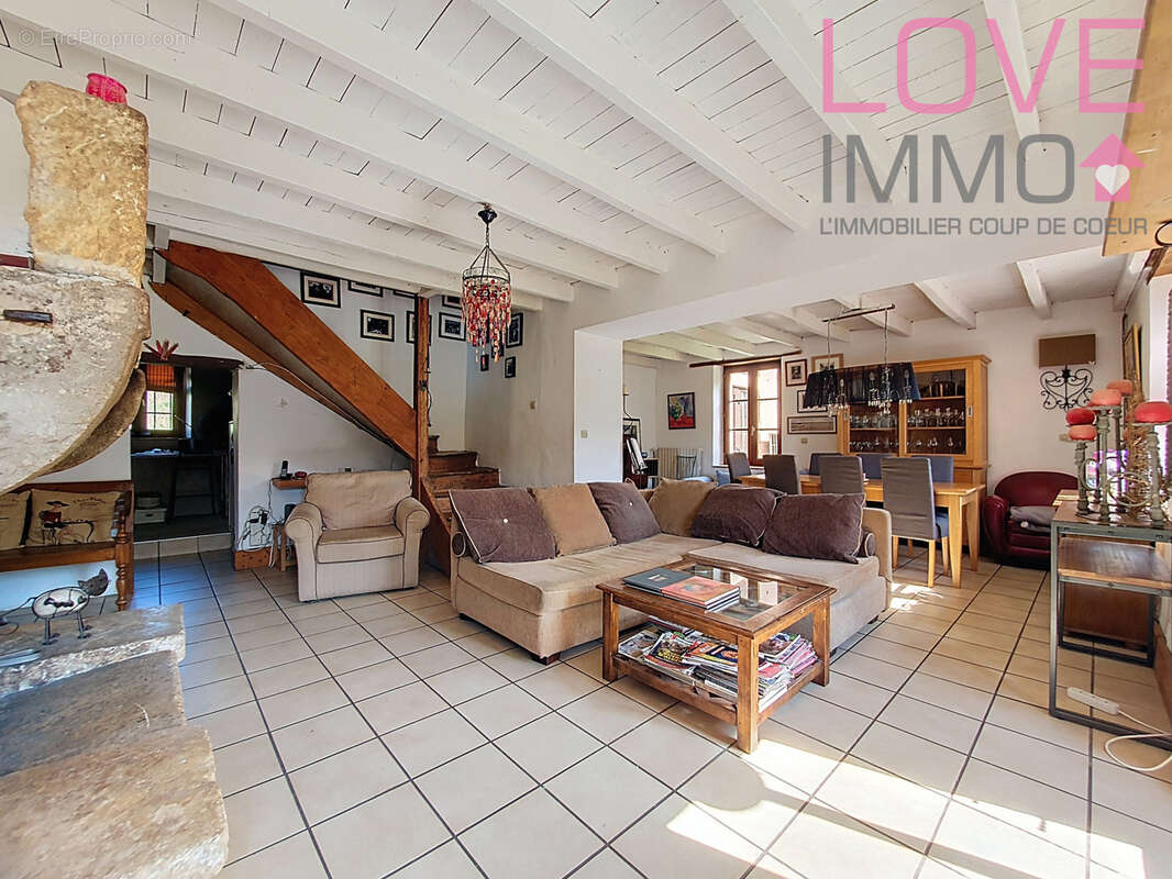 Maison à LA BATIE-DIVISIN