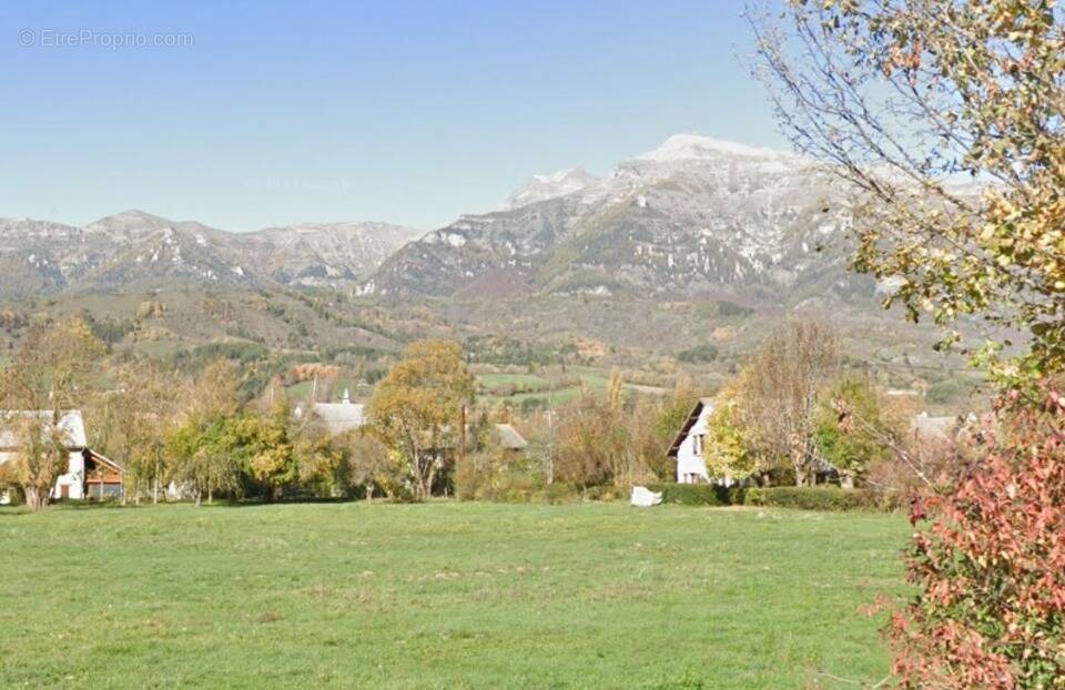 Terrain à CHABOTTES