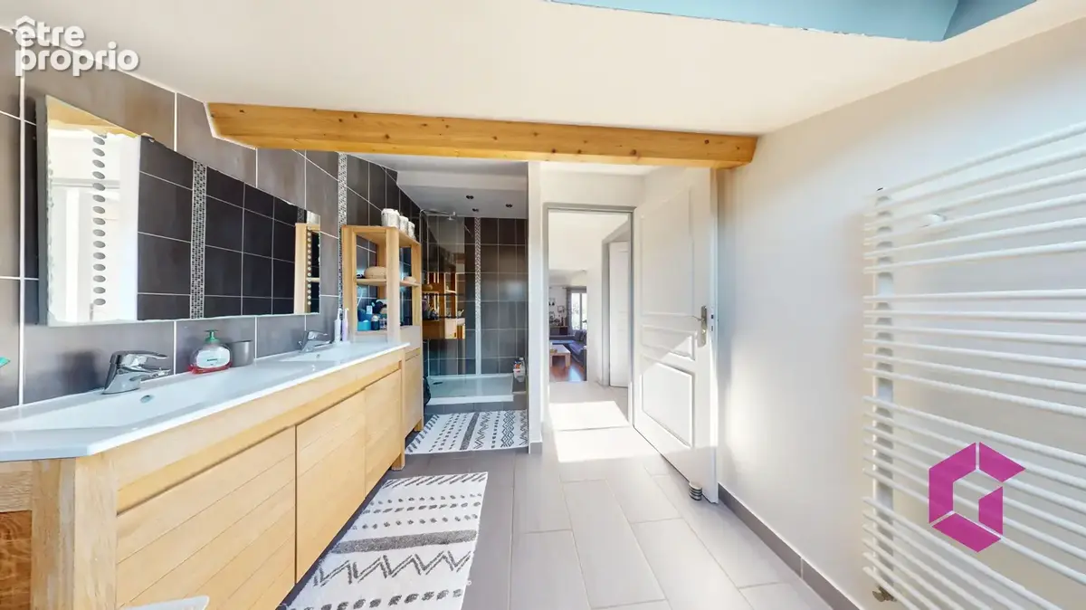 Appartement de 88 m2 loi Carrez   130 m2 au sol/ Secteur Jomayere - photo 10