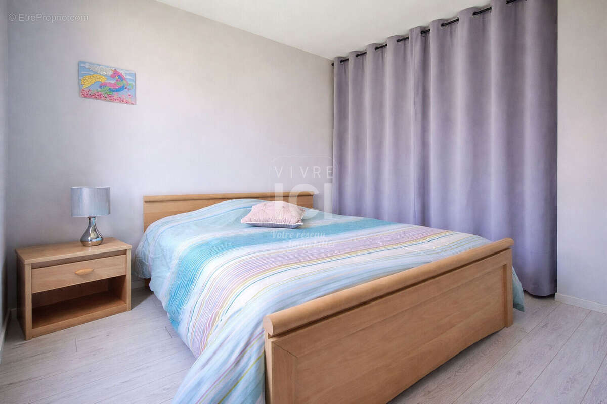 SOUS COMPROMIS DE VENTE - Maison de plain-pied lumineuse avec véranda et jardin sans vis-à-vis - photo 10