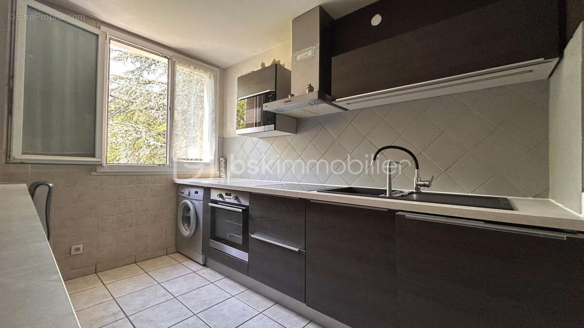 Appartement à LE PONT-DE-CLAIX