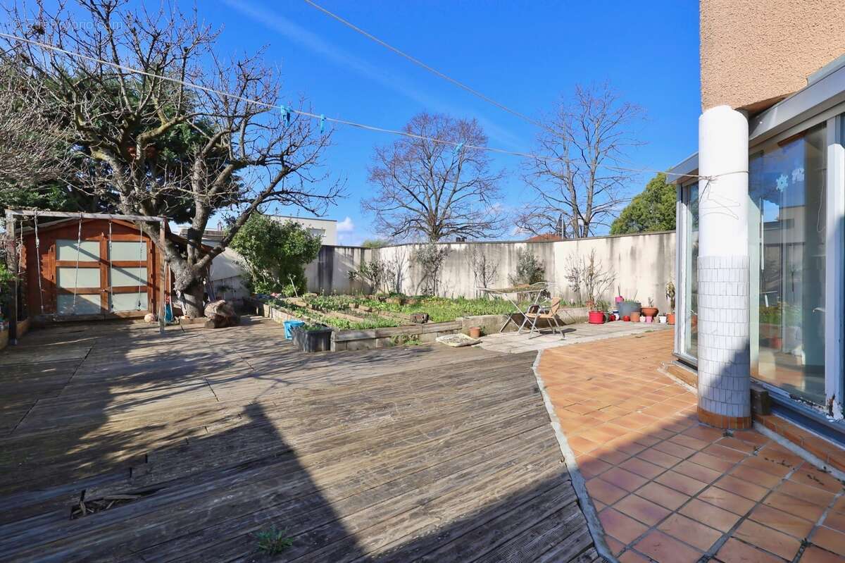 Maison individuelle avec garage à vendre 6 pièces VENISSIEUX (69) - photo 13