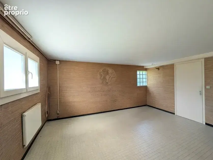 Maison avec piscine, vaste terrasse et fort potentiel d’évolution - photo 17