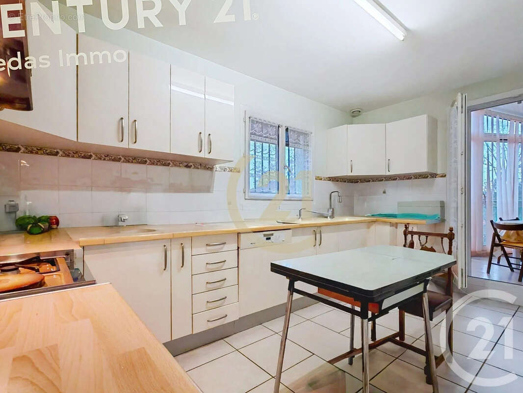 Maison à SAINT-JEAN-DE-VEDAS