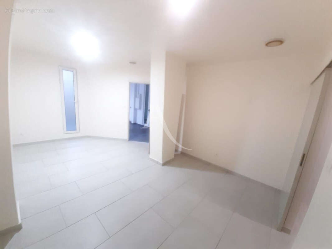 Commerce à FORT-DE-FRANCE