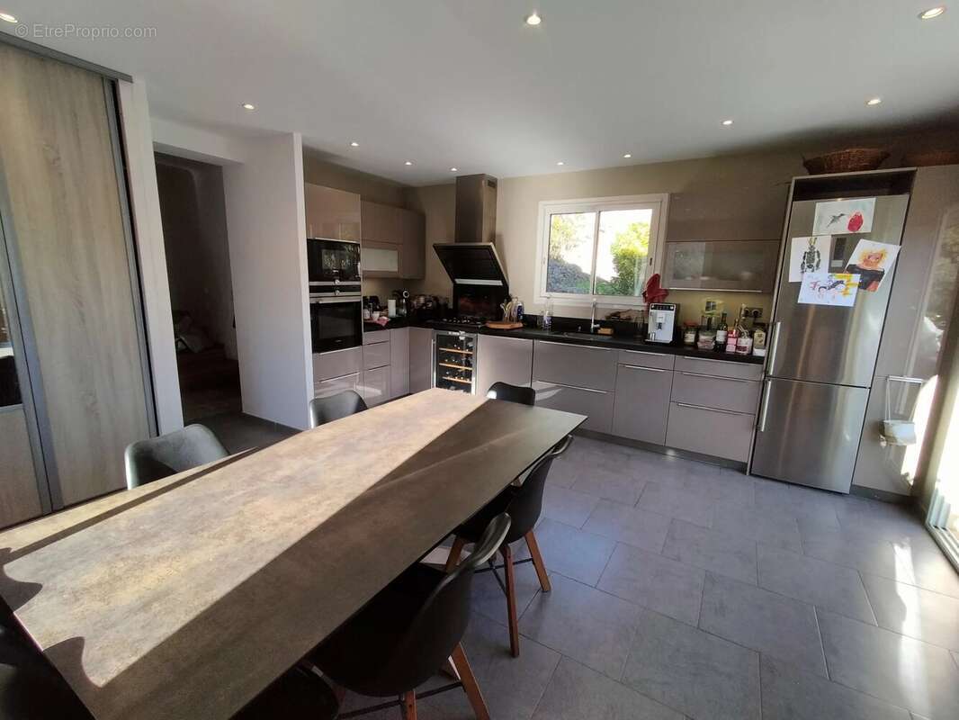 Appartement à TOURRETTES-SUR-LOUP