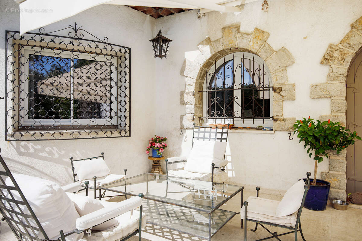 Maison à MOUGINS