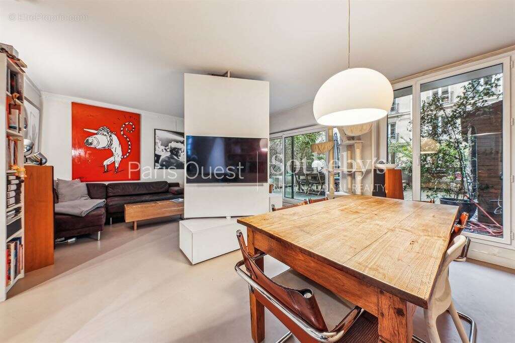 Appartement à PARIS-10E