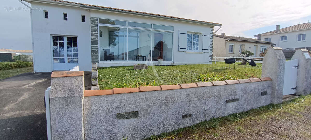 Maison à PORT-DES-BARQUES