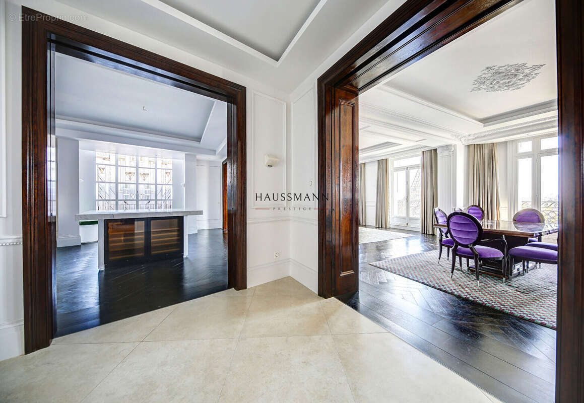 Appartement à PARIS-16E