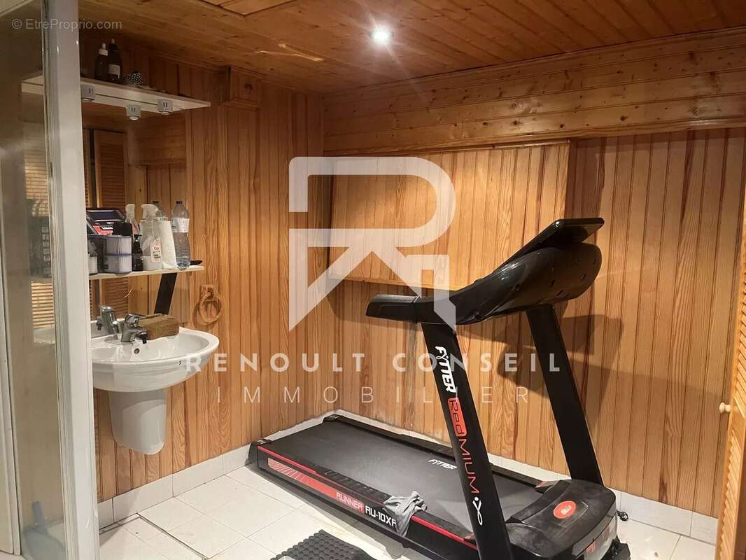 Maison à SAINT-ETIENNE-DU-ROUVRAY