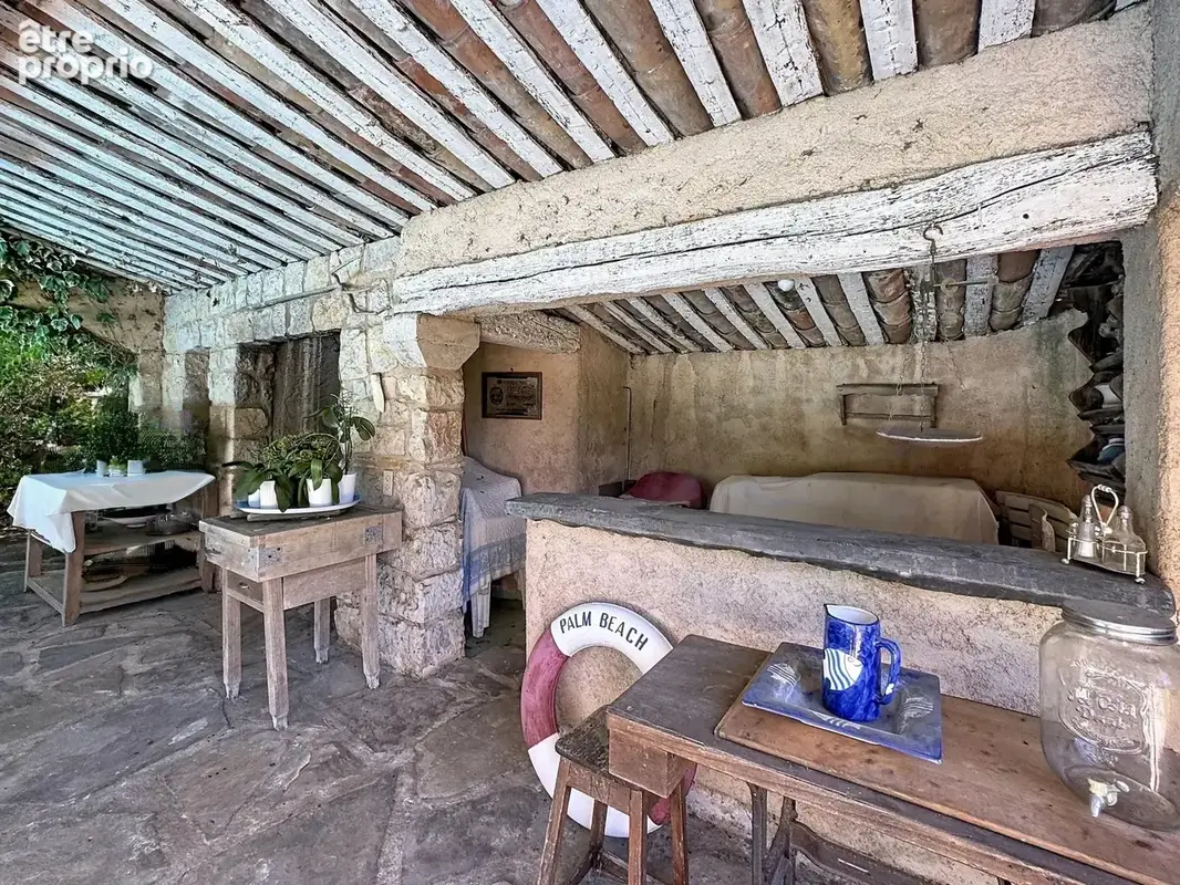 Mougins – Vue imprenable sur le vieux village – Villa 235 m² sur 3 500 m² de terrain plat, piscine et dépendance - photo 5