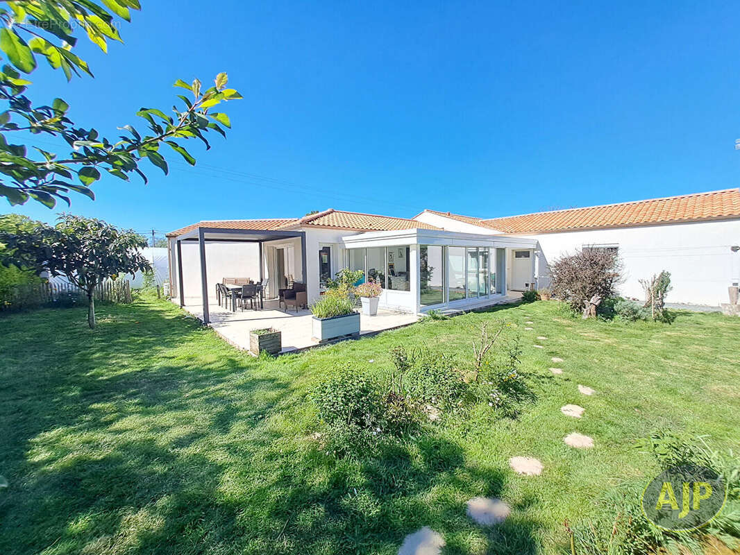 Maison à FROIDFOND