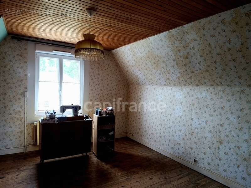 Maison à CROISILLES