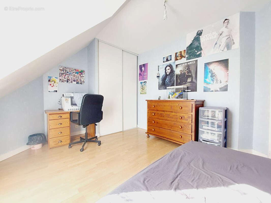 Maison à MONTREUIL-LE-GAST