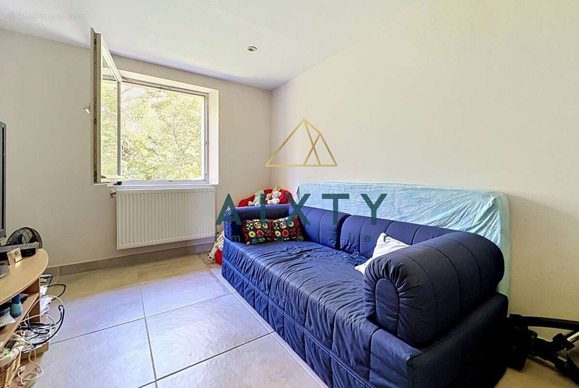 Maison à VENTABREN
