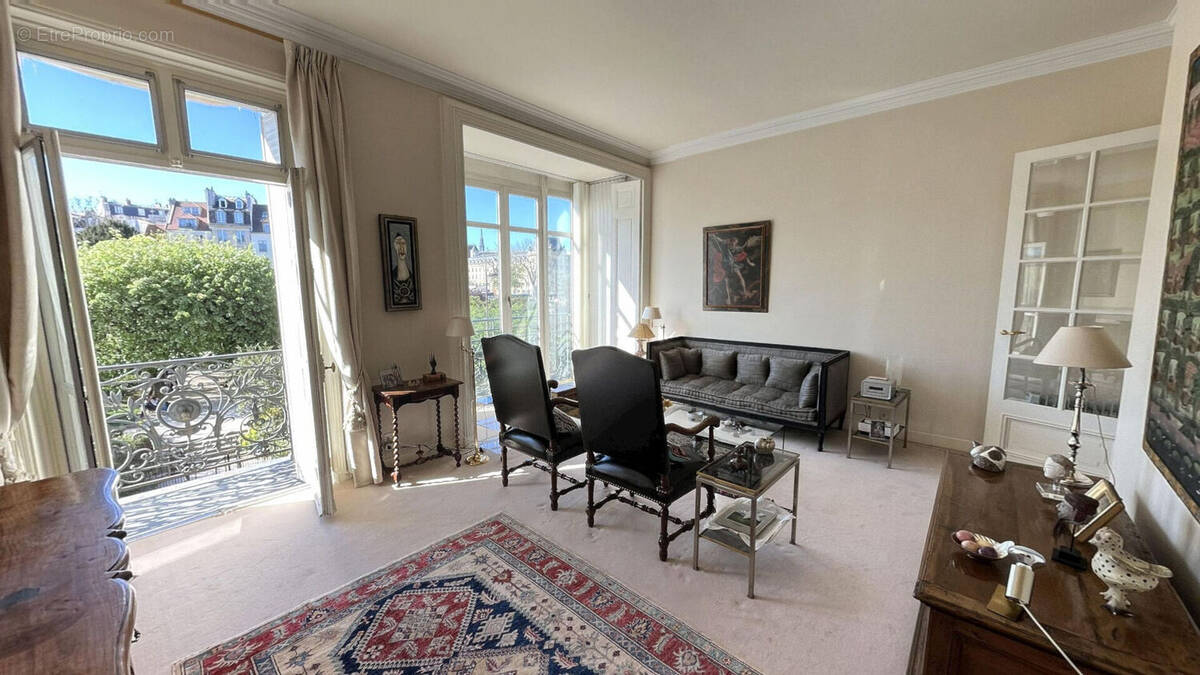 Appartement à PARIS-5E