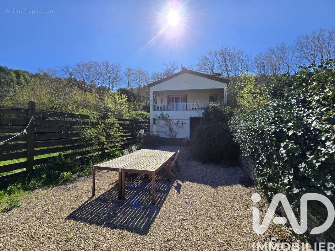 Photo 1 - Maison à VILLENEUVE-LES-CORBIERES
