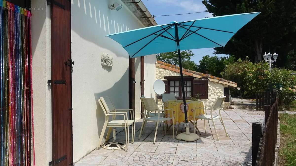 Charmante maison en pierre avec piscine à la sortie d'un village - photo 11