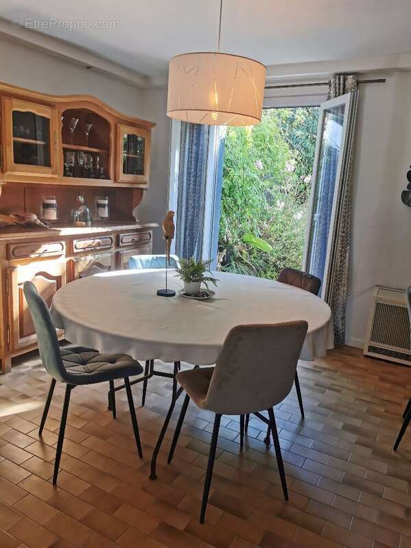 Maison à NISSAN-LEZ-ENSERUNE