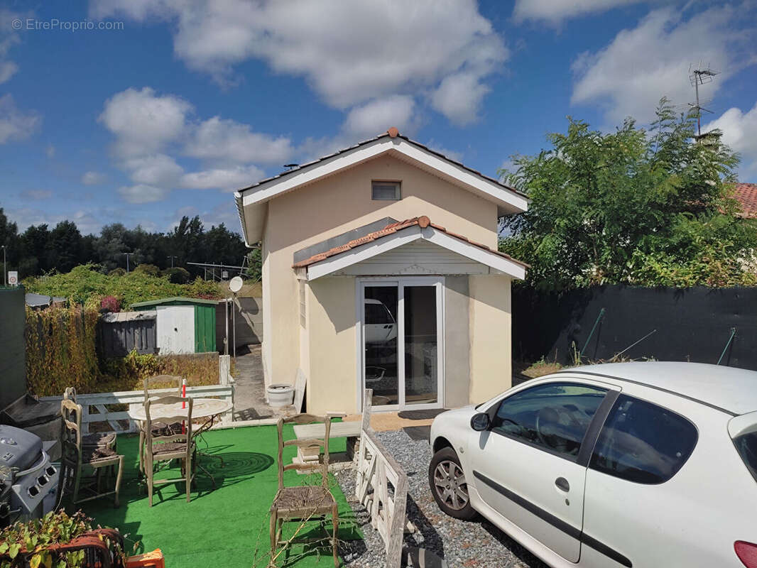 Maison à SAINT-JEAN-D'ILLAC