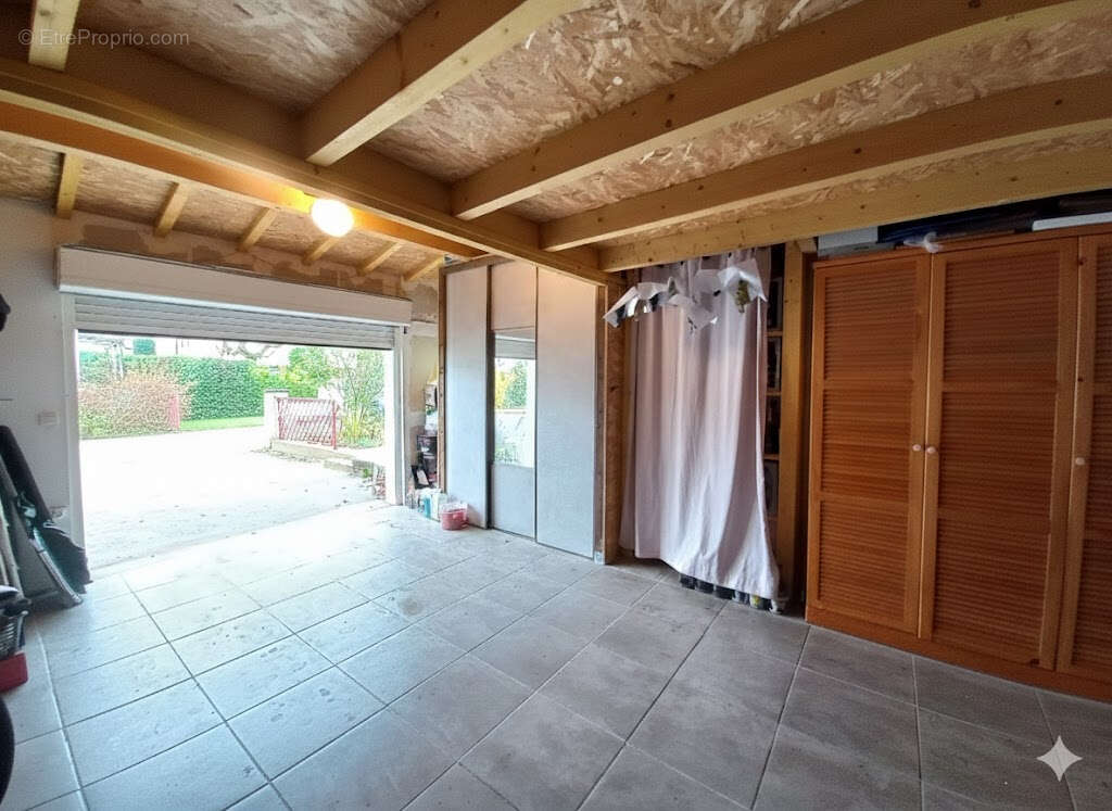 Maison à LA ROCHE-CHALAIS