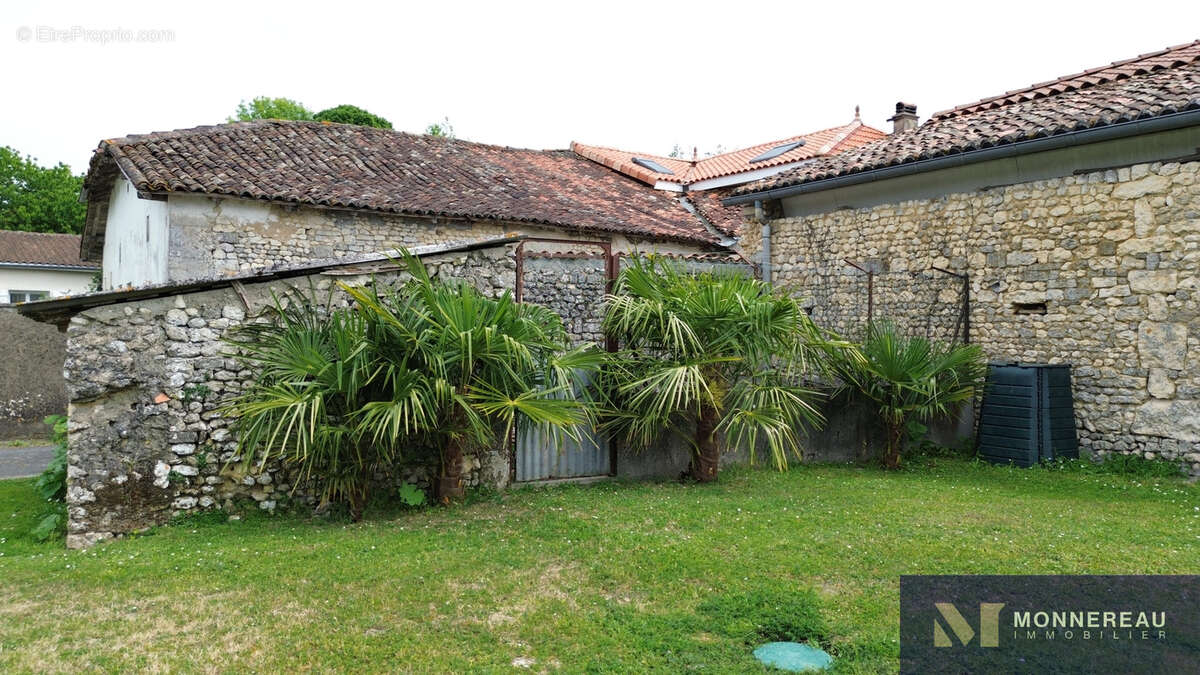 Maison à SAINT-EUGENE