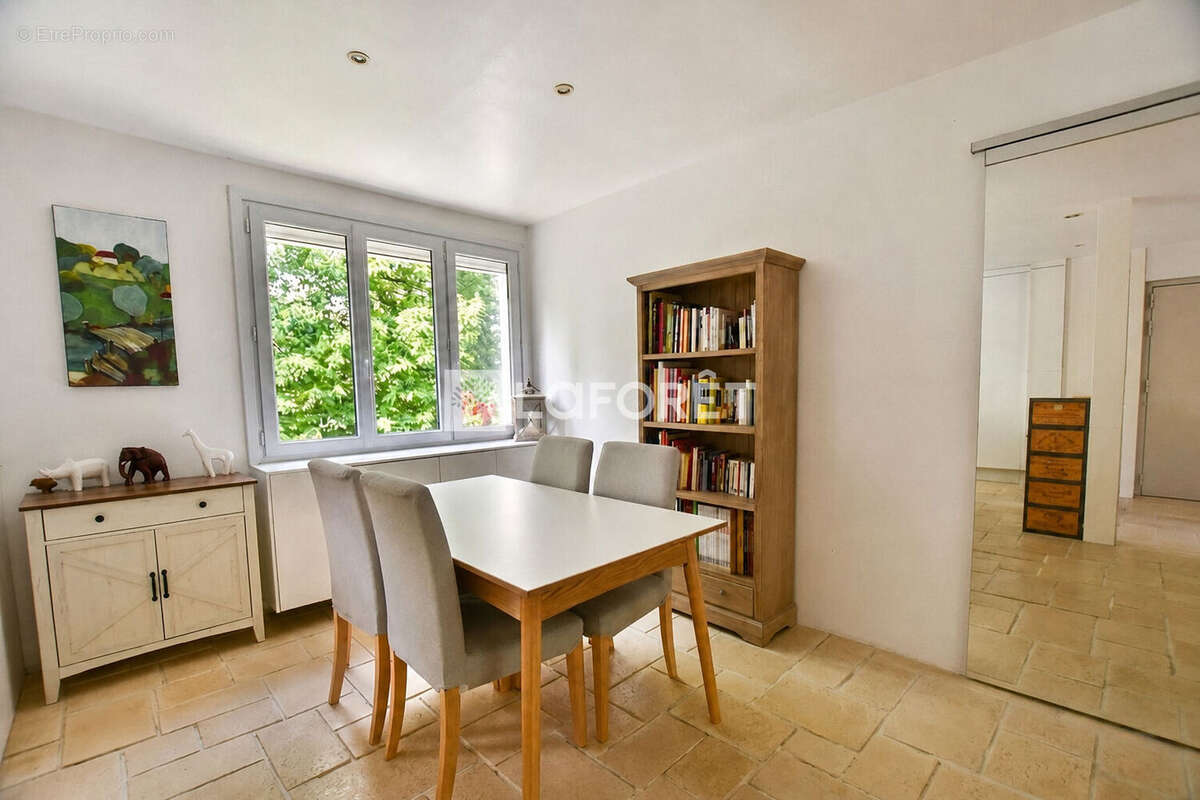Appartement à LA CELLE-SAINT-CLOUD