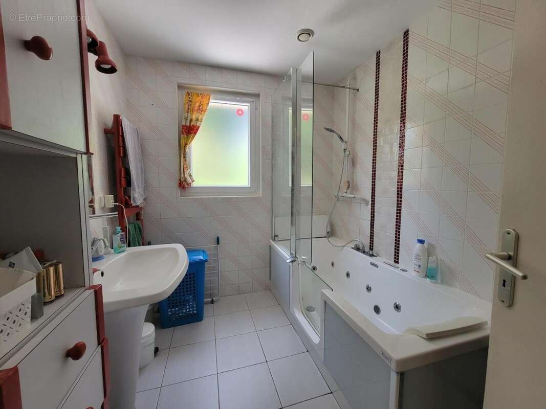 Maison à SAINT-HERNIN