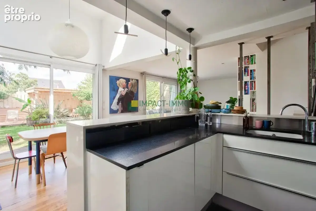 Maison familiale pleine de charme avec séjour de 37 m², jardin et pergola plein sud : un bien rare à Colombes ! - photo 9