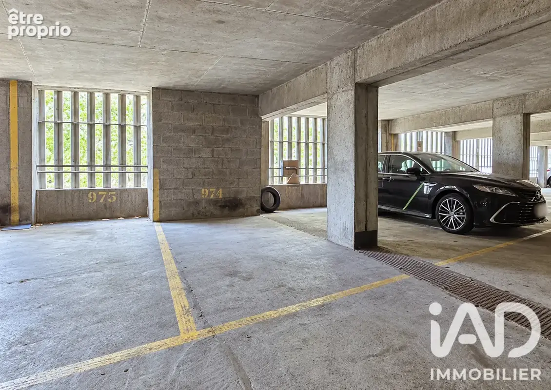 Photo 1 - Parking à ASNIERES-SUR-SEINE