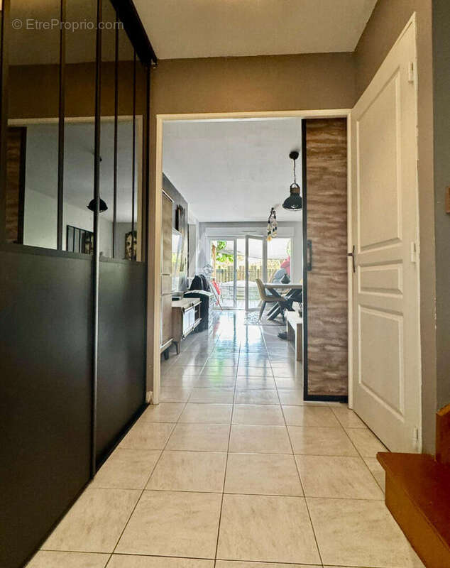 Maison à SAINT-SYLVAIN-D'ANJOU