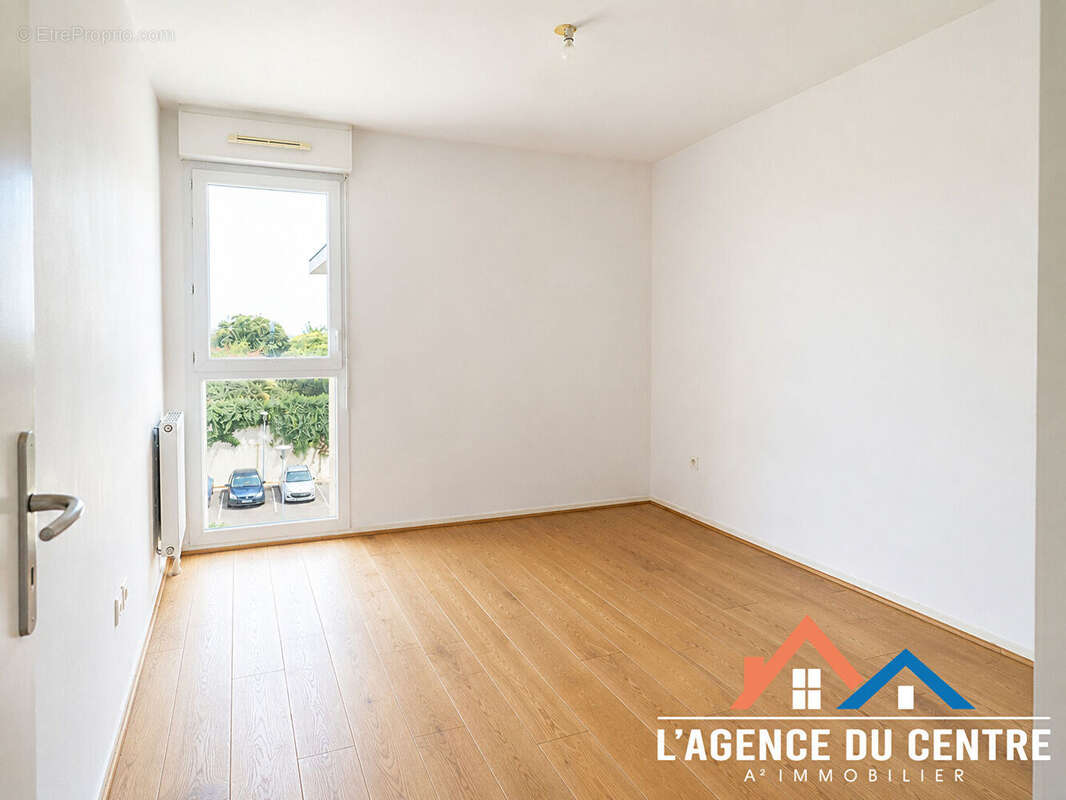 Appartement à CHANTELOUP-LES-VIGNES