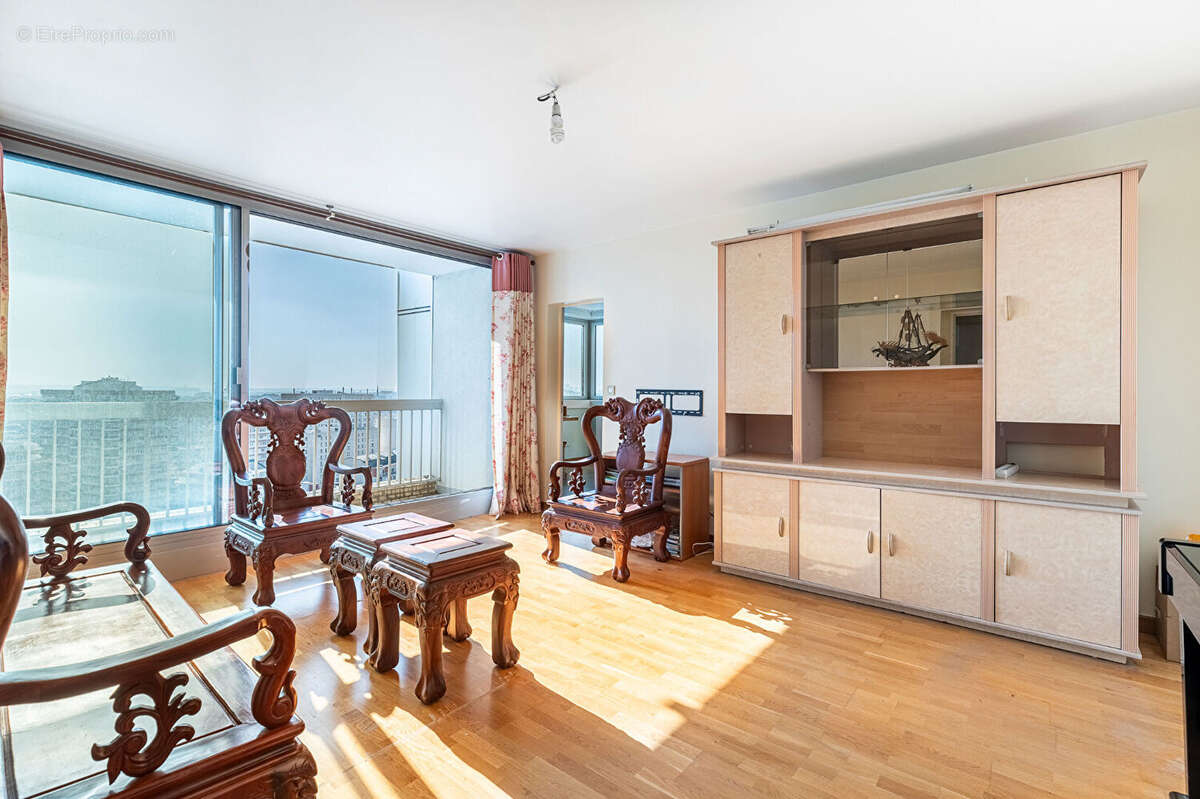 Appartement à PARIS-19E