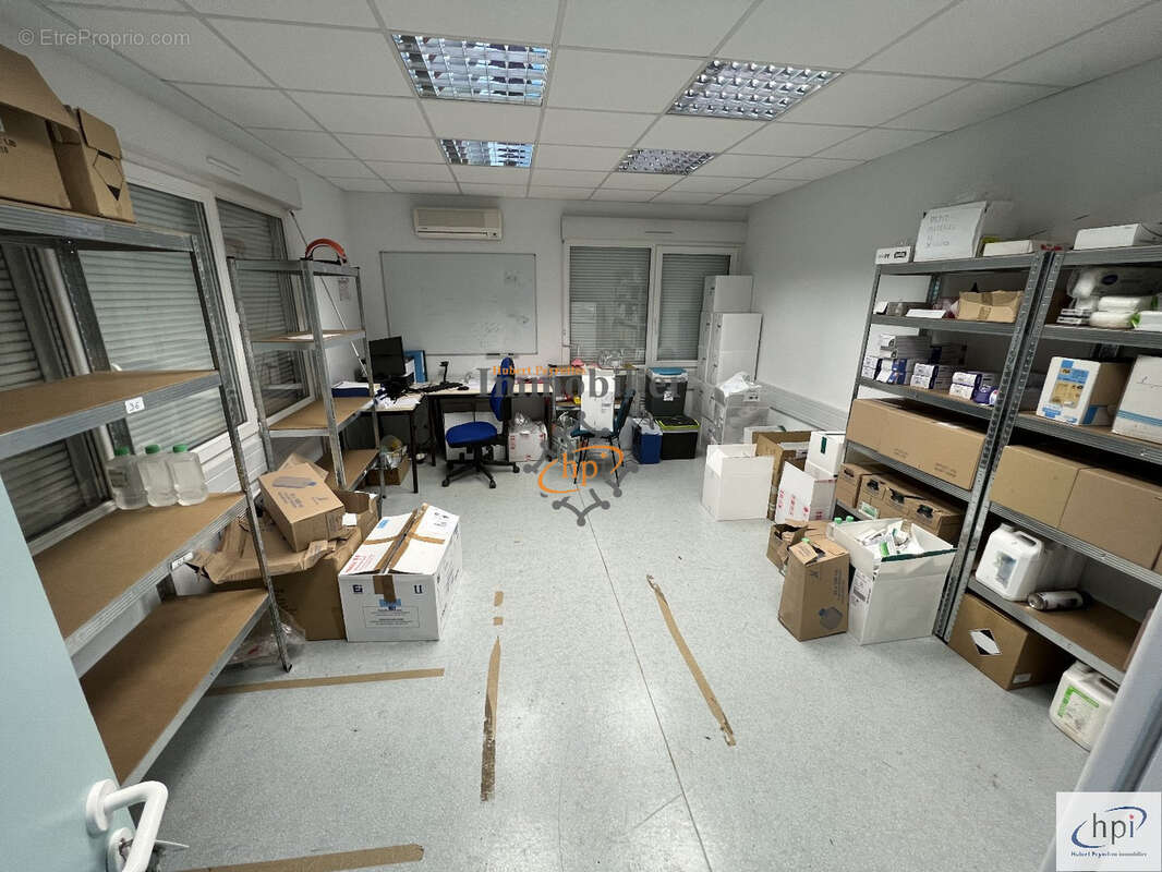 Commerce à VABRES-L&#039;ABBAYE