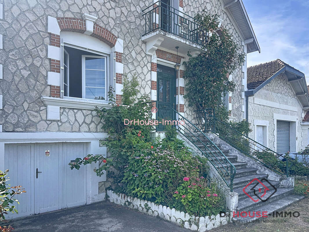 Maison 150 m² à Saint-Astier  - photo 3