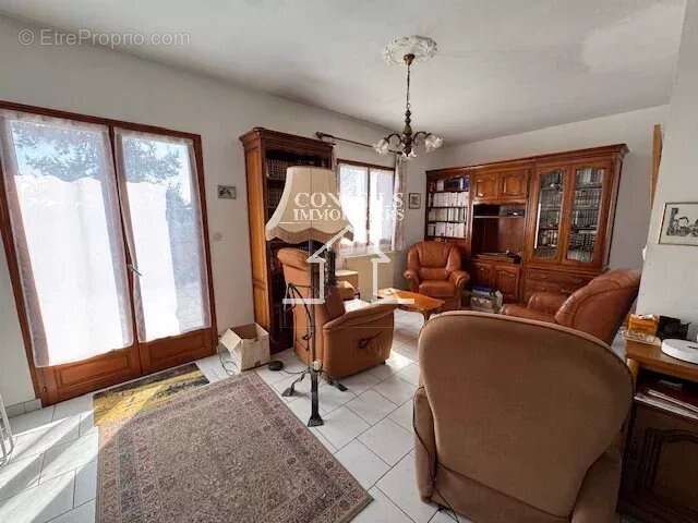 Maison à VILLENEUVE-SUR-YONNE