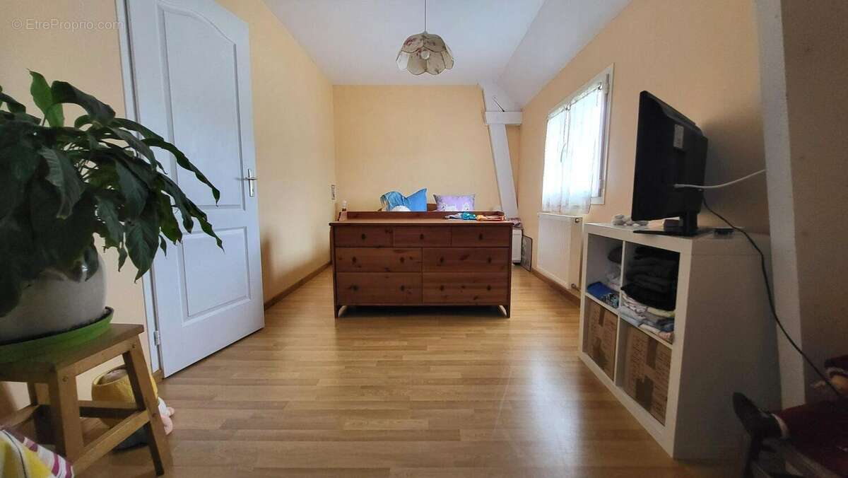 Maison à LES CLAYES-SOUS-BOIS