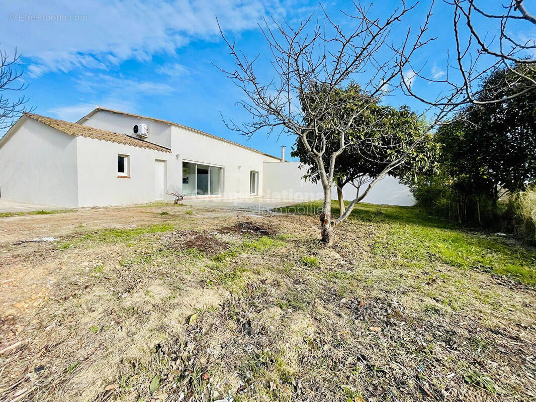 Maison à SAINT-LAURENT-D'AIGOUZE