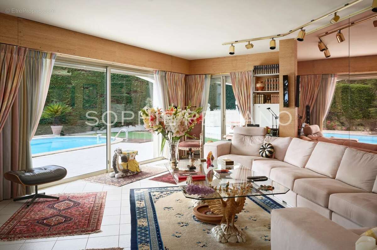 Super cannes - villa fort potentiel avec vue mer - photo 4