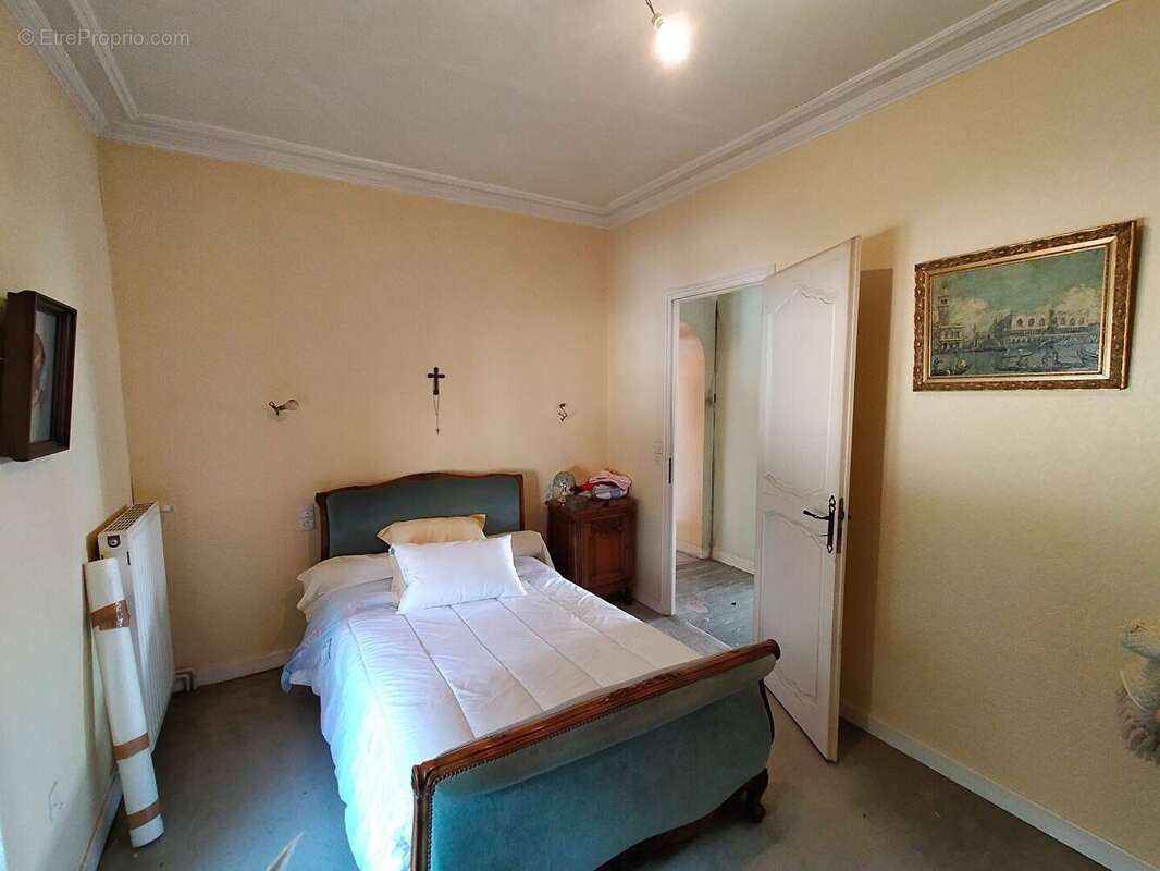 Maison à VILLAINES-LA-JUHEL