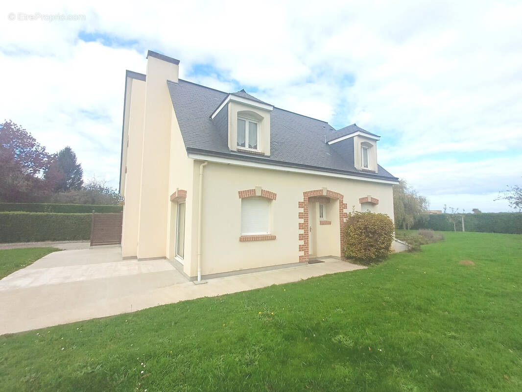 Maison à MARTIN-EGLISE