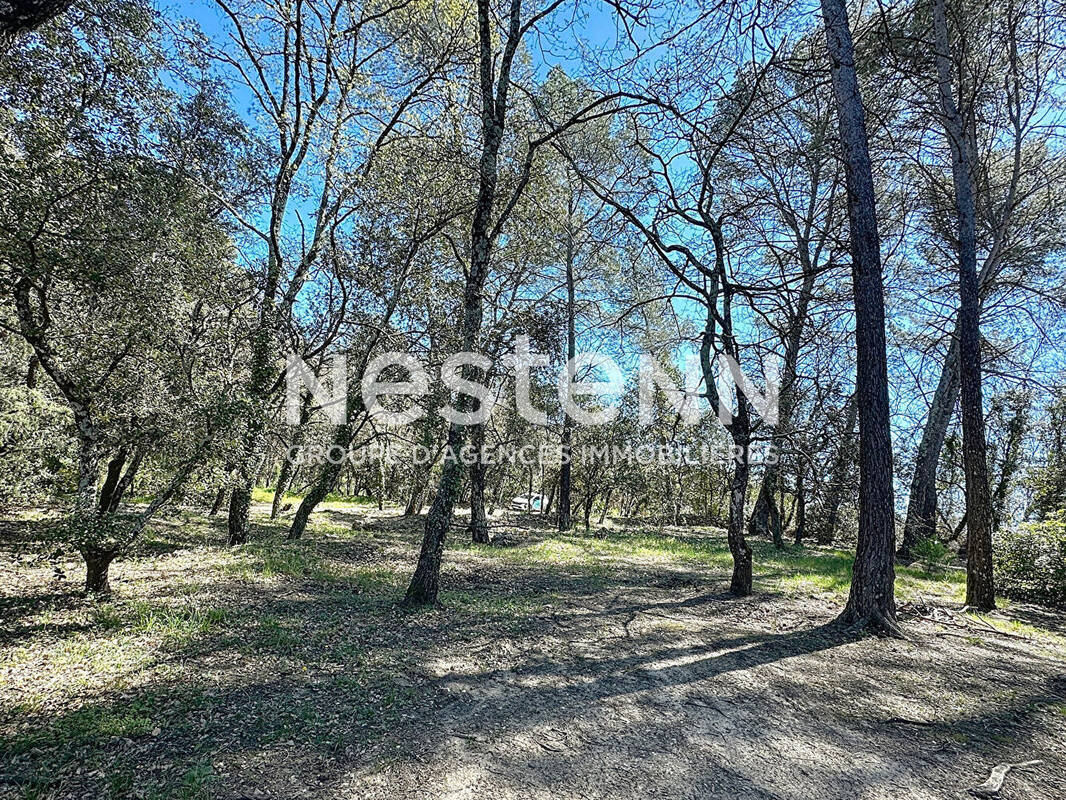 Terrain à LORGUES
